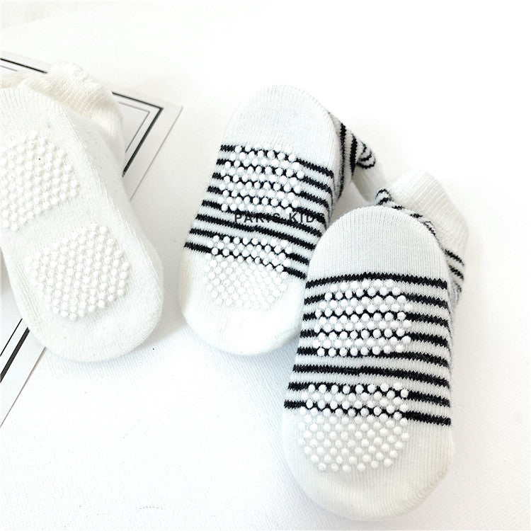 I Love Dad and Mom Newborn Socks